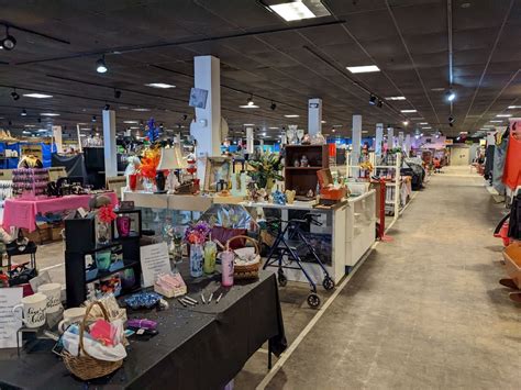 Located in Evansville, Indiana, His & Hers Flea Market is the go-to destination for those seeking a diverse selection of goods. With a multitude of vendor booths, this indoor …